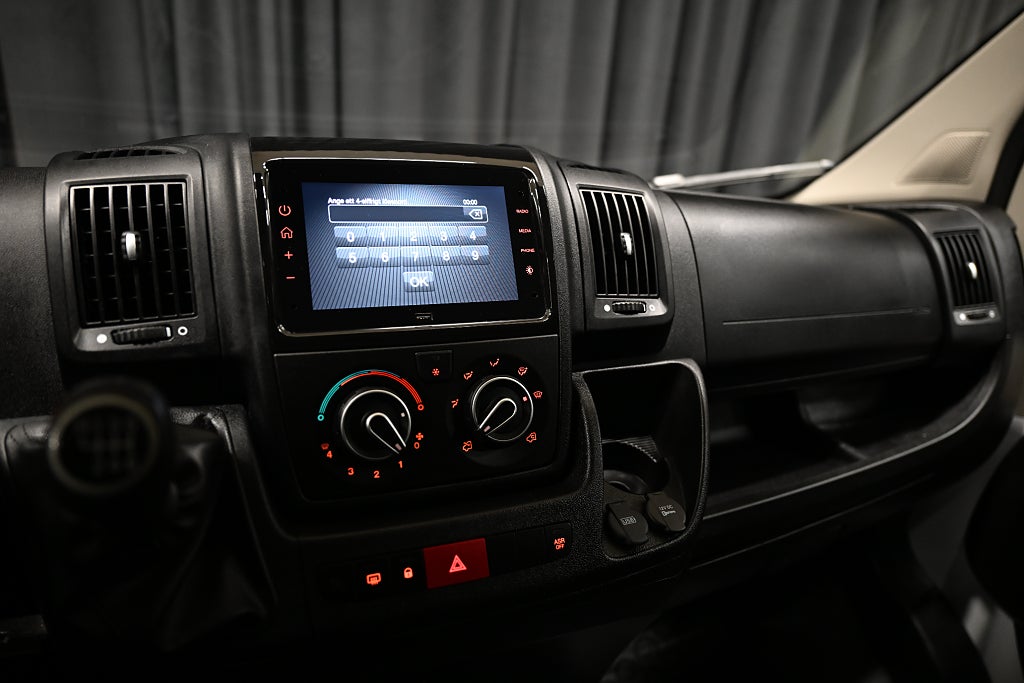 0b638c5b fd16 4786 9d30 0000a3a902fc.jpg