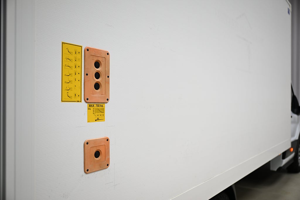 0fd260d6 cad3 3aab 6238 00006cdf8172.jpg