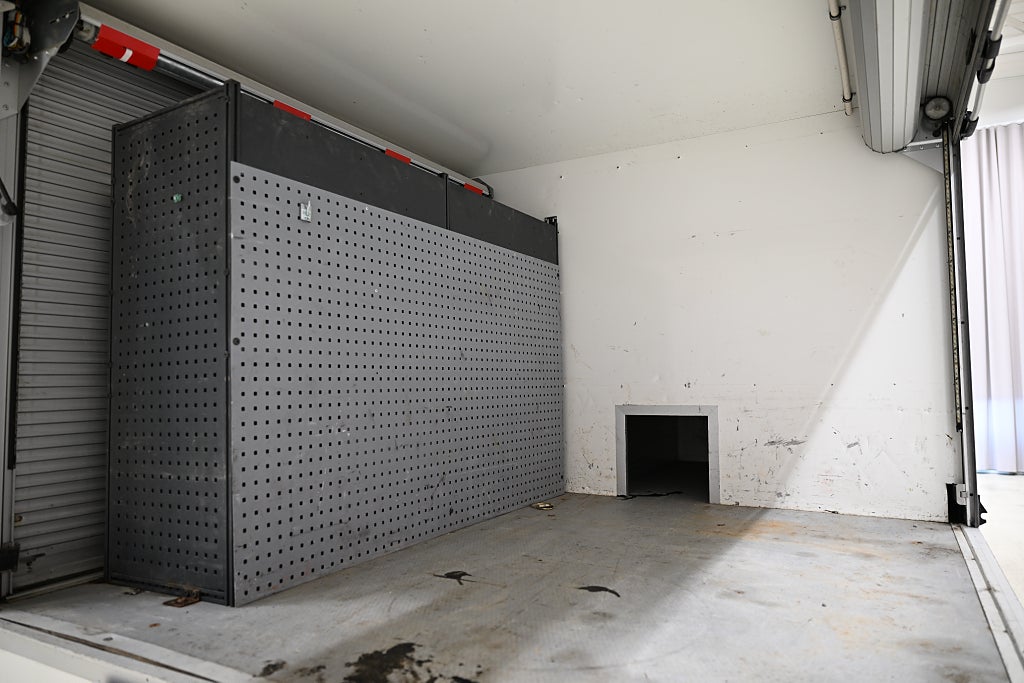 1fb8bf16 d146 7072 1177 00009724048b.jpg