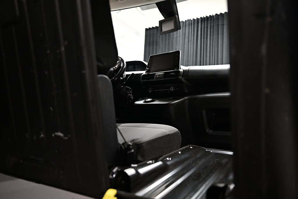 3303a718 60dc 7890 4868 000080184e73.jpg