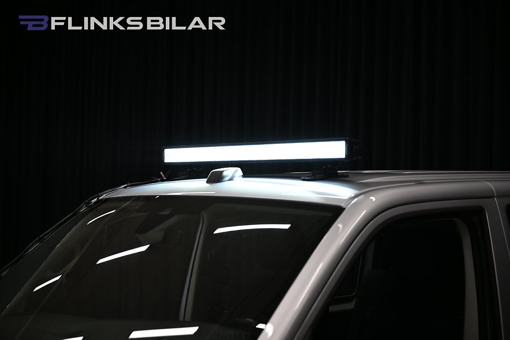 33086cce f611 c599 32bd 0000d7598721.jpg