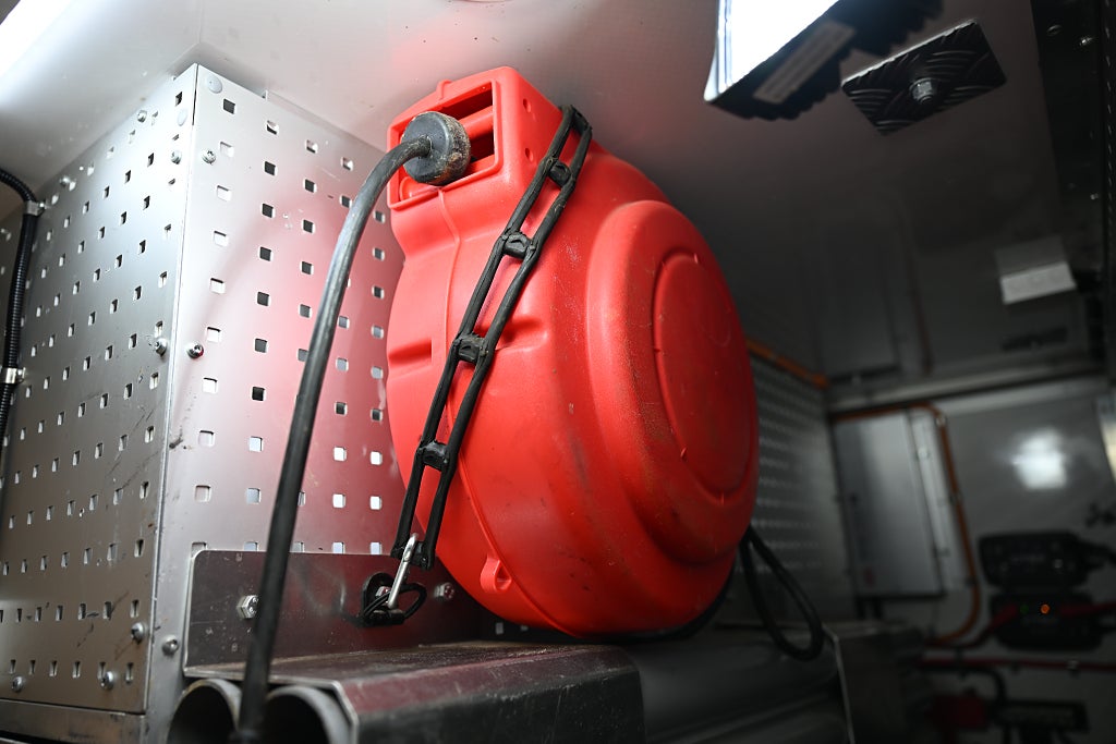 47afb593 fdc7 2e18 2b34 00008f310920.jpg