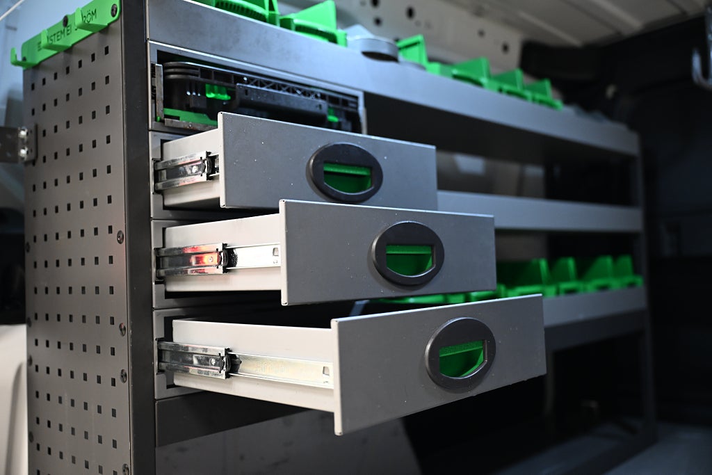 5afa929b c12b 31e0 6fd8 000044771999.jpg