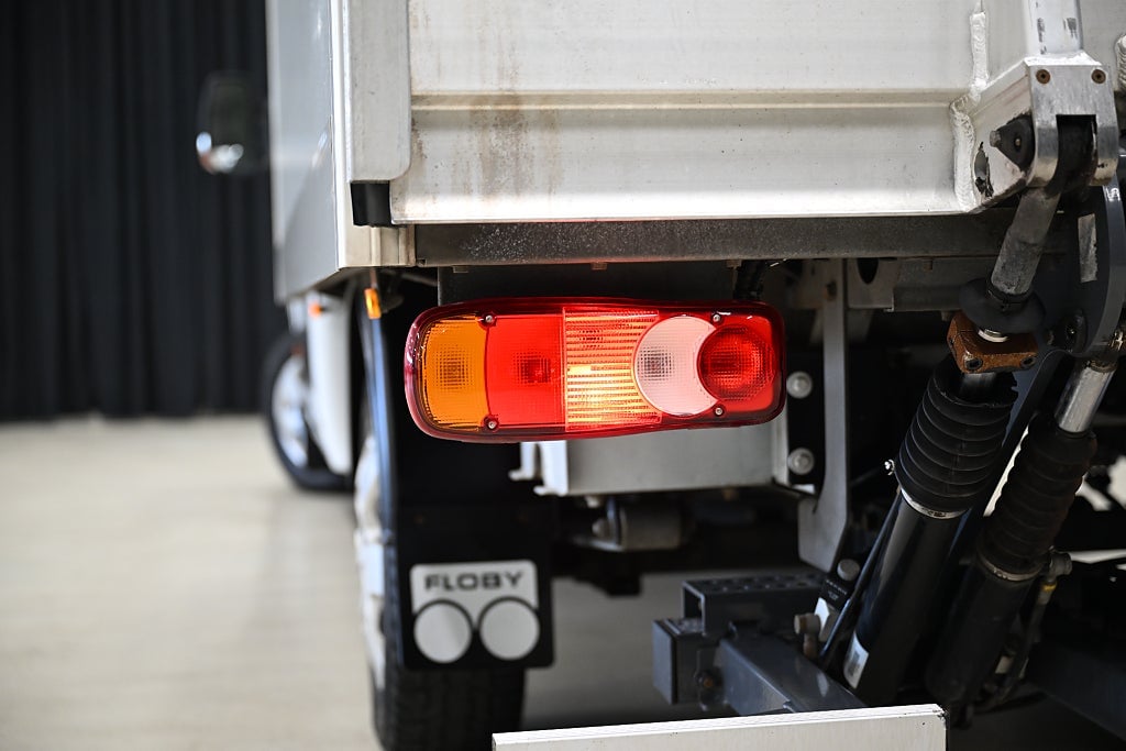 5b20be7f d7f3 7563 27cd 0000b45e49eb.jpg