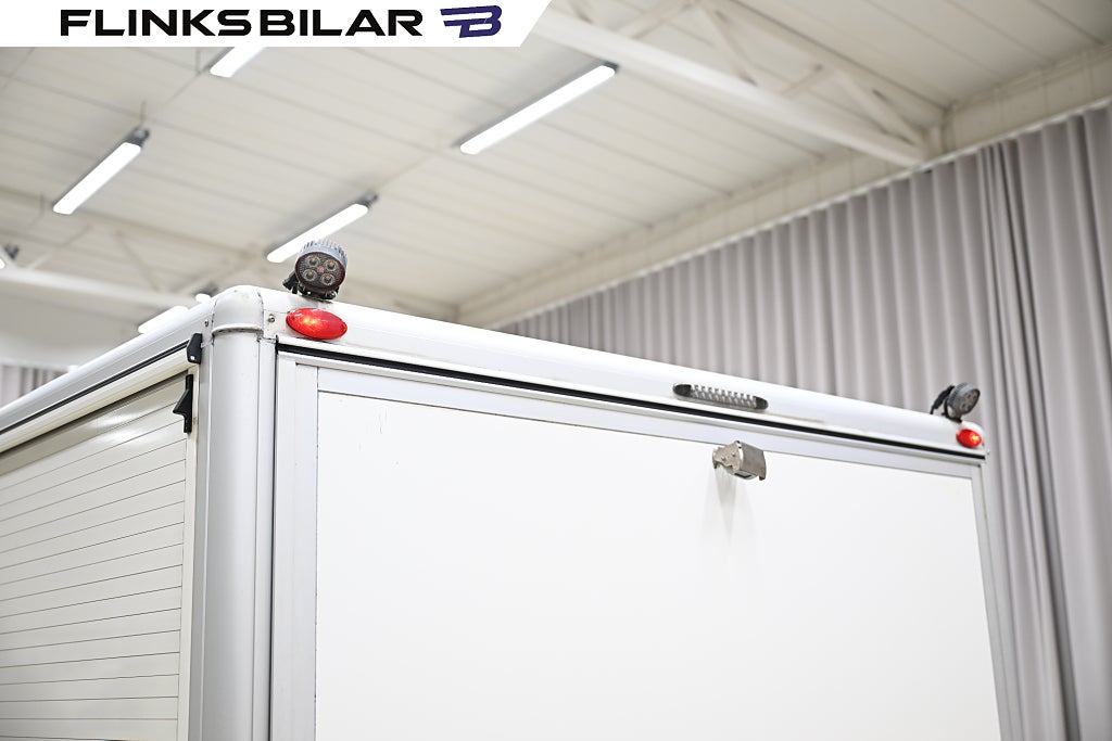 5ec5ef61 cf37 1700 80fa 00001c26fd81.jpg