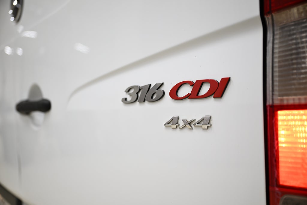 67f660b7 6906 4487 cbde 000054c79253.jpg