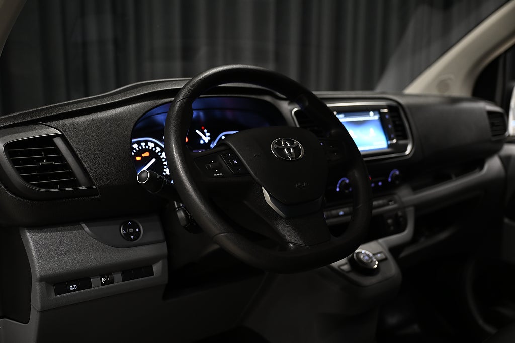 711586ba 57f3 c42b ba63 0000a8647253.jpg