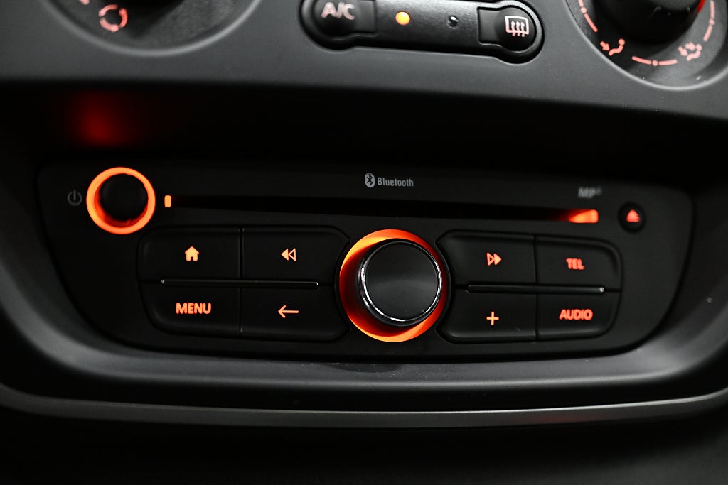 71692073 0eaf 581f 4899 00007158a6bd.jpg