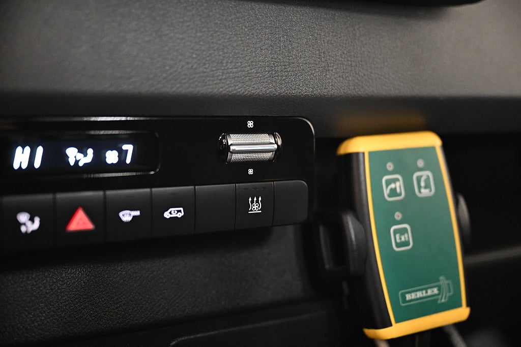 8ed93f9a 02bc 14e0 3070 000036eb80db.jpg