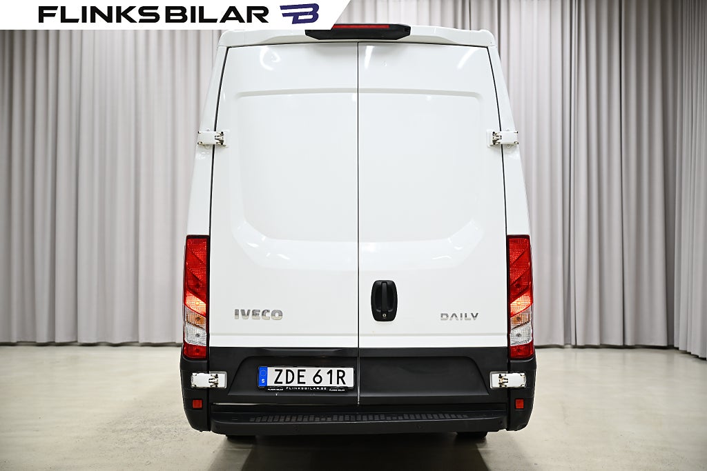 9231a5cb 6c36 f202 7383 0000c81144b9.jpg