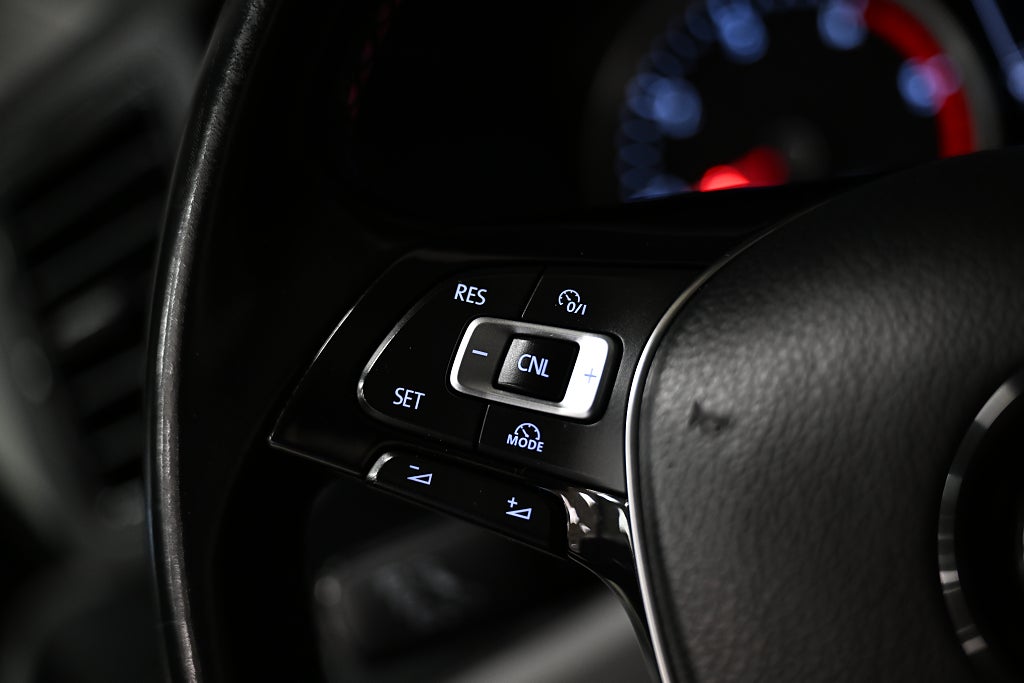 9299660d d535 53fa 8469 000027a1e6e1.jpg