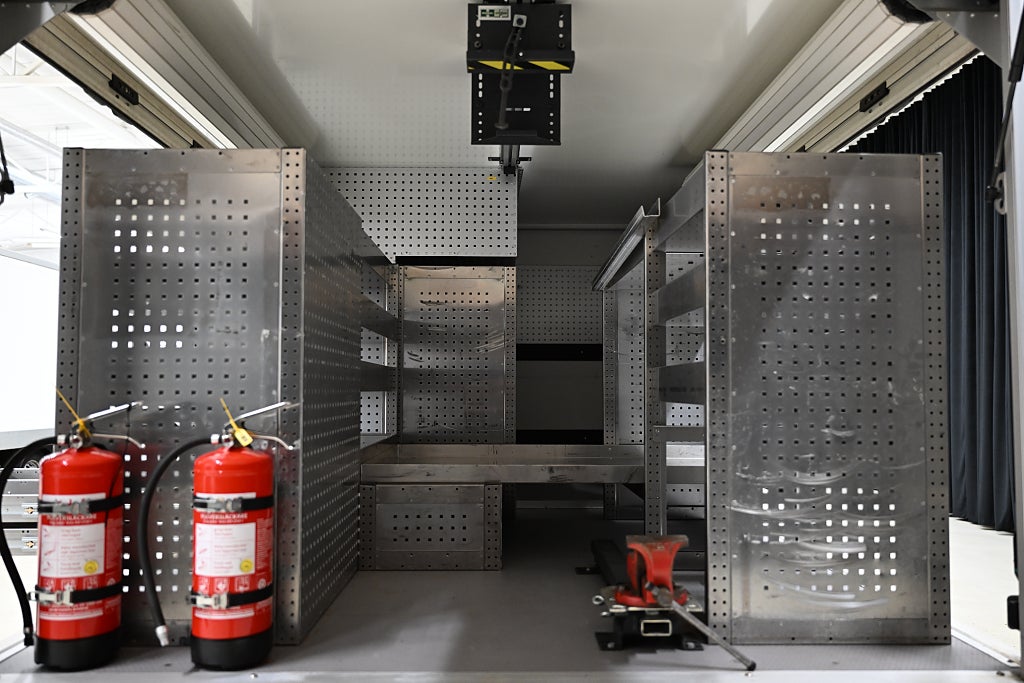 959876ba e59e 2716 842f 0000c97d107c.jpg