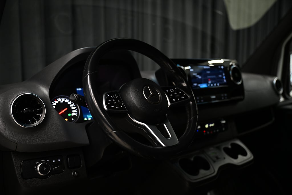 98601c8e bf0c 7823 9f8b 0000a20a2e75.jpg