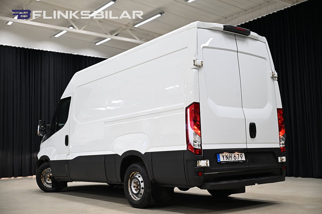 aeb3935d 32ec 3353 4c13 00008731fd95.jpg