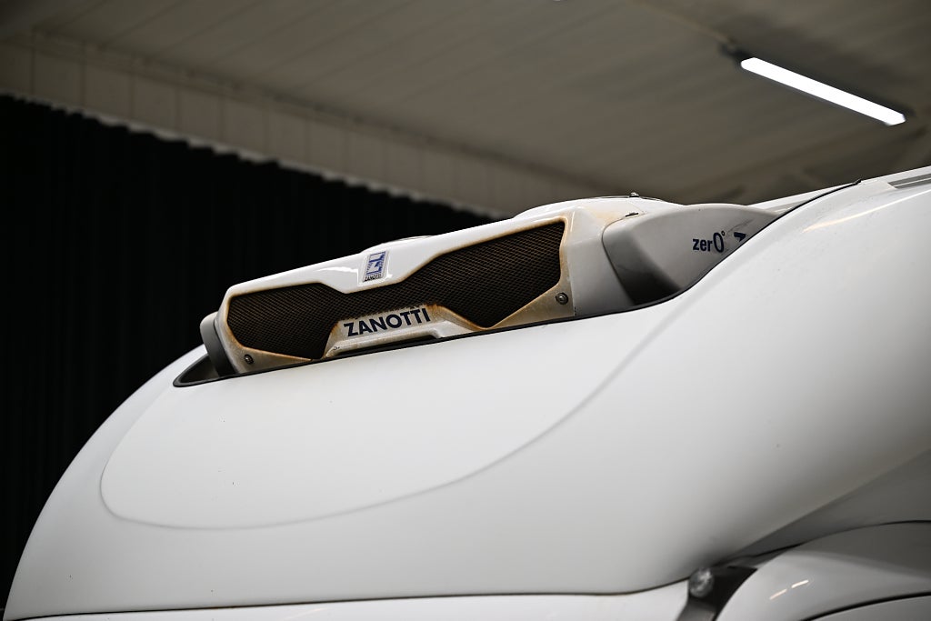 b984d38a 041f ffae 5607 00004fb0604c.jpg