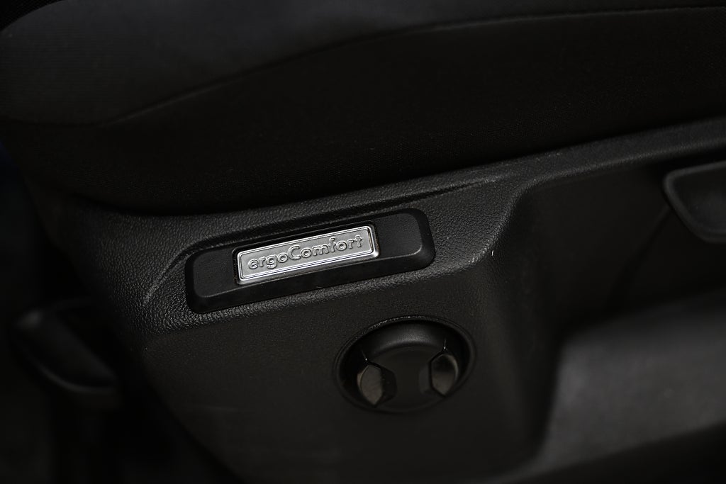 bcd45975 945b a118 6887 0000c5a66145.jpg