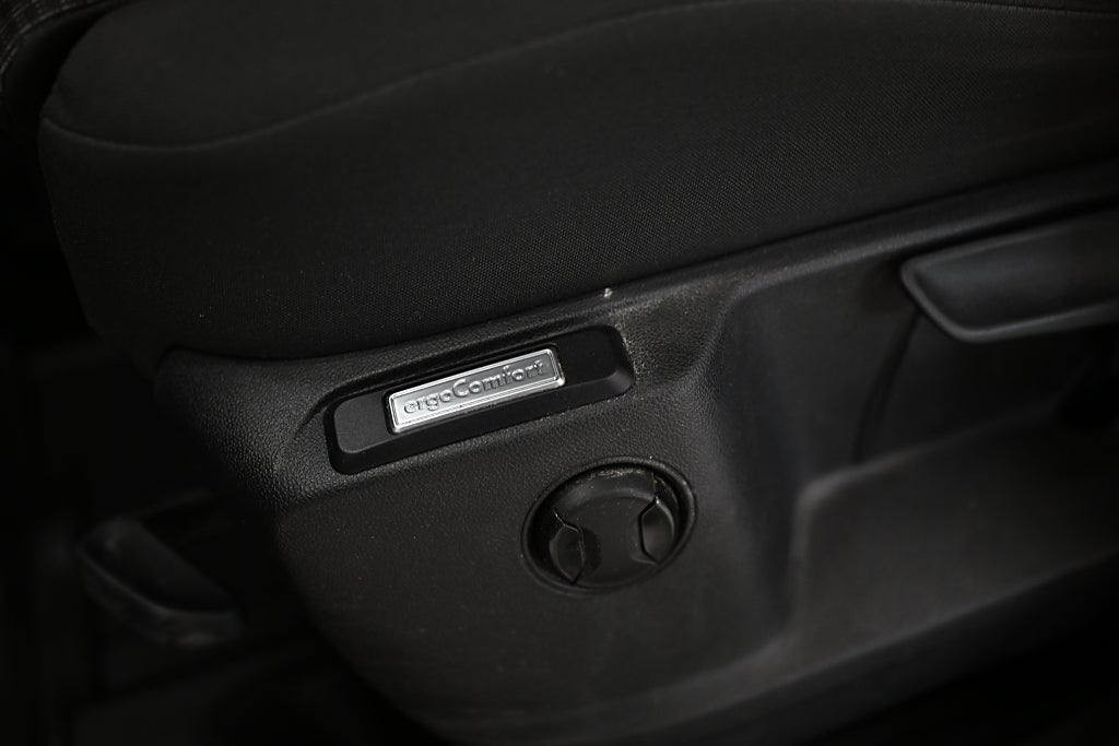 c7dc6588 46ab c58f 1c26 0000228d70cb.jpg