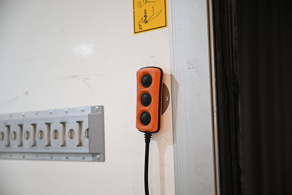 caee8cc9 83d0 c906 fca0 00007d819e20.jpg