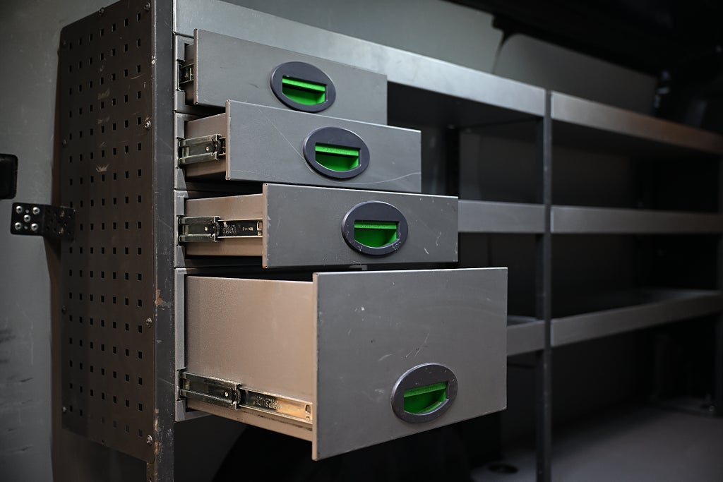 d29a38a4 b7cb 1988 0193 000092980781.jpg