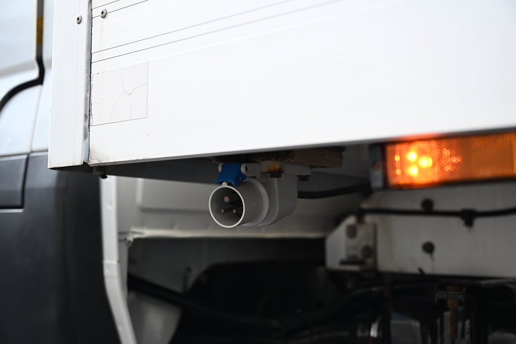 da85a02a e83e 18e7 5e2c 000070fbd401.jpg