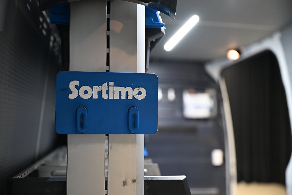 def1e002 88d8 2c19 59d3 000018019cb4.jpg