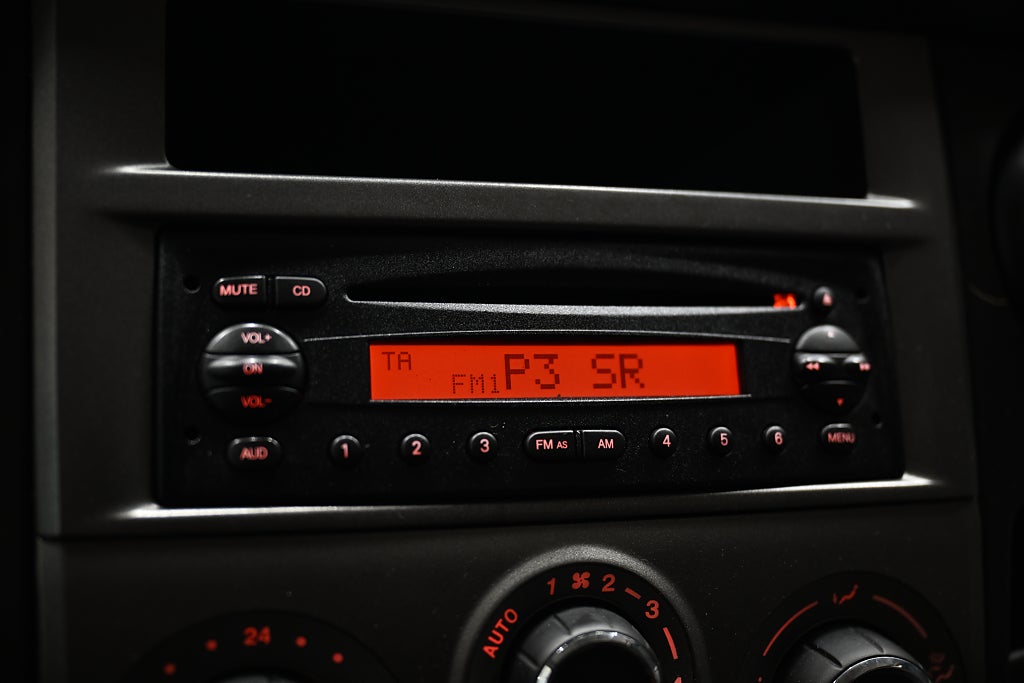e34e2883 6756 147b 6644 00003844749d.jpg