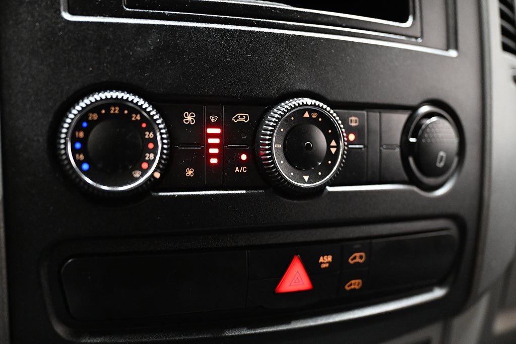 e5a1b8f8 0448 c7b9 f568 000032413224.jpg