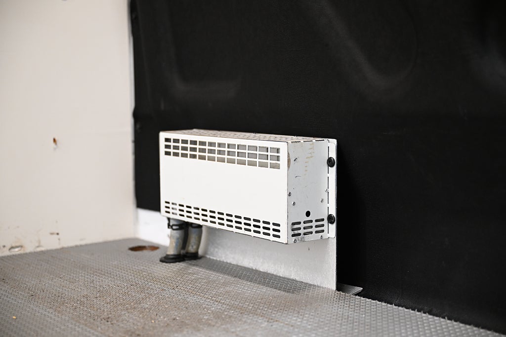 e84abde7 331e 1344 c915 0000e5934fdf.jpg