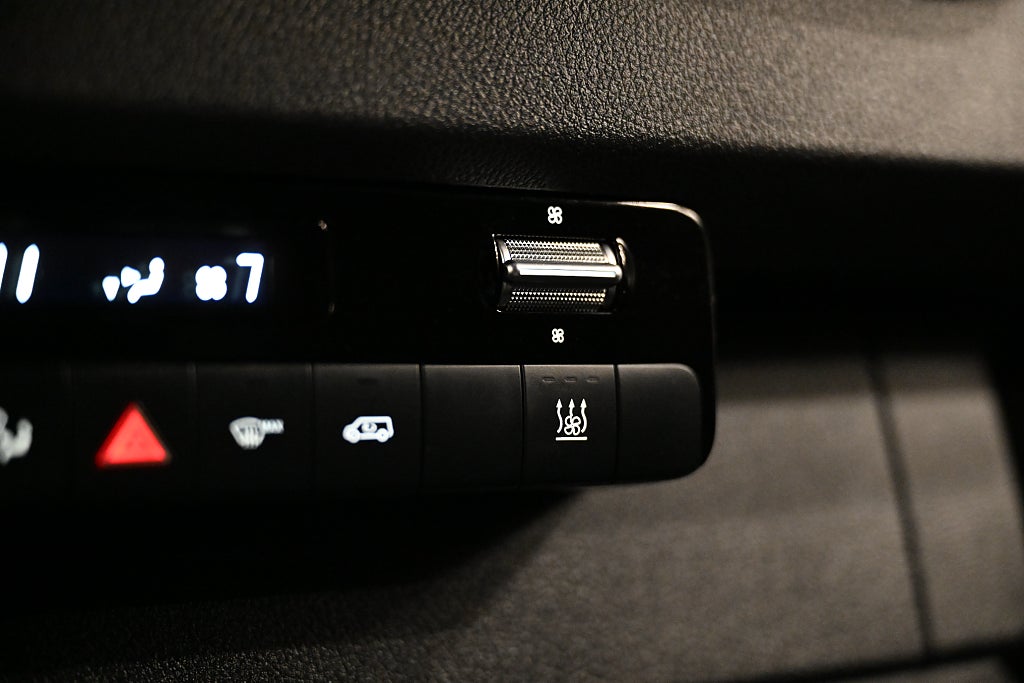 f608b599 f5b7 a495 1d3d 00000317de16.jpg