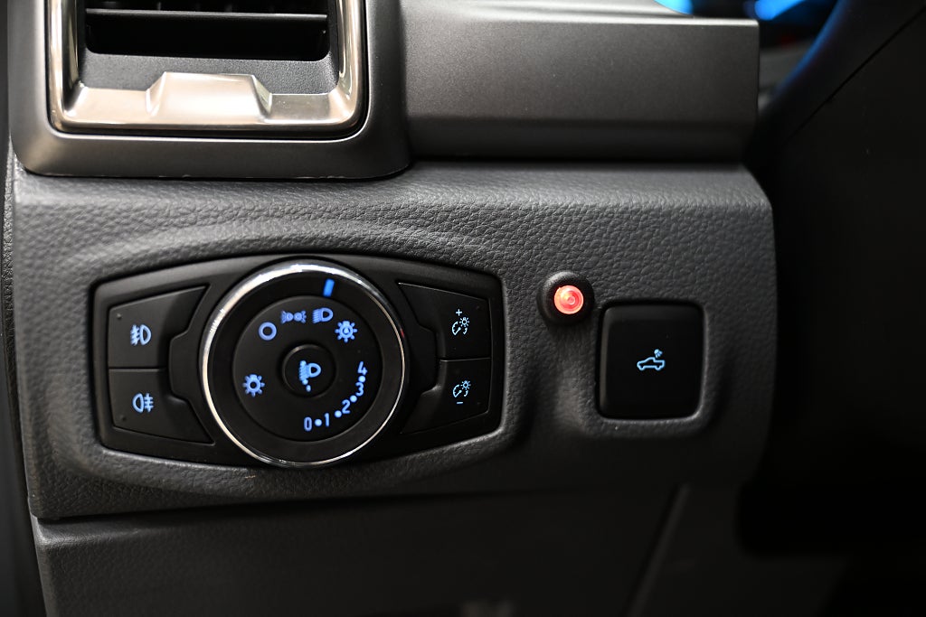 ff682dc4 719b 48d3 9af8 0000d9a70c45.jpg